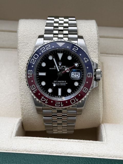 Rolex GMT Master II 126710 BLRO Image 2